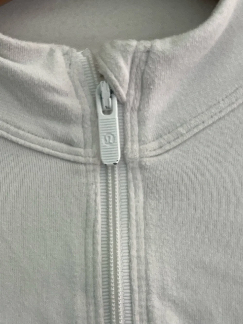 Lululemon White Cropped Athletic Zip Top – Size 4 - Picture 8 of 8